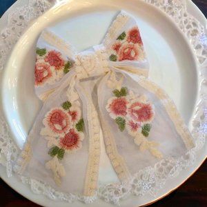 Mauve Floral Lace Hair Bow